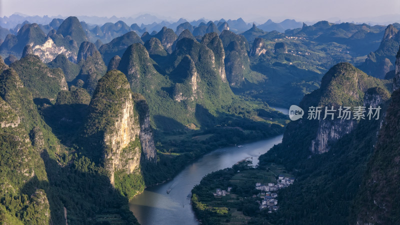 广西省桂林市喀斯特地貌山水风景