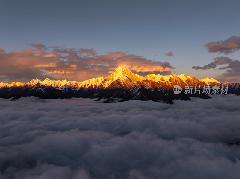 四川甘孜州子梅垭口云海贡嘎雪山高空航拍