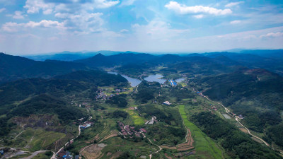 山川丘陵农乡村田园航拍图