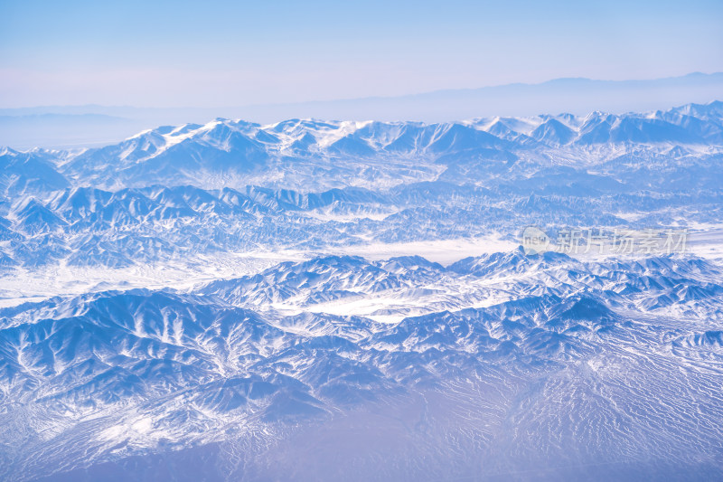 冬季中国新疆天山山脉