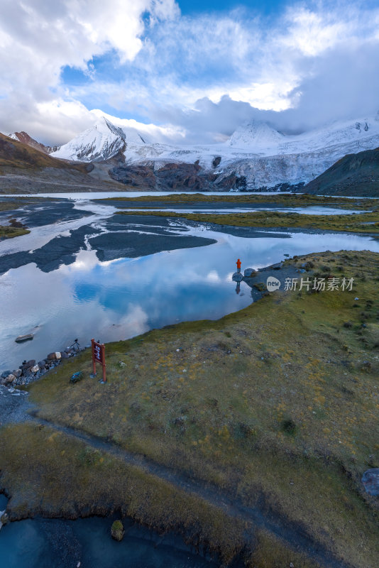 西藏那曲比如萨普神山圣山圣湖冰川航拍