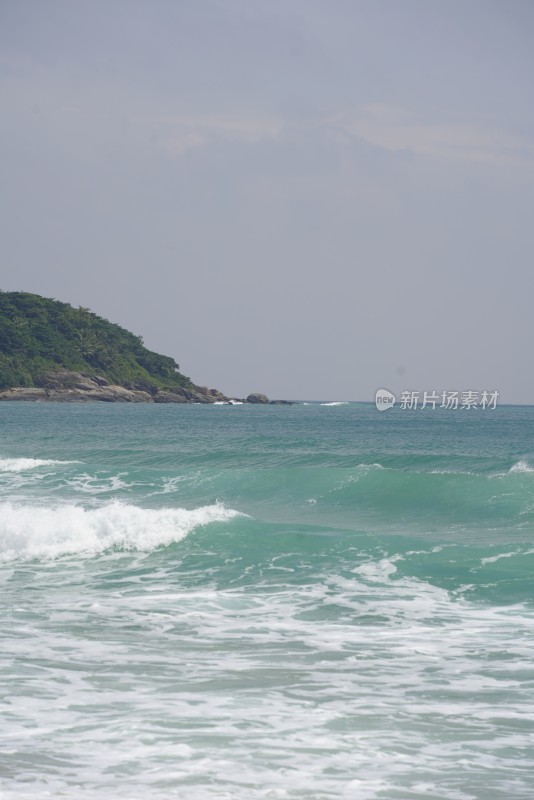 海南三亚万宁日月湾海浪