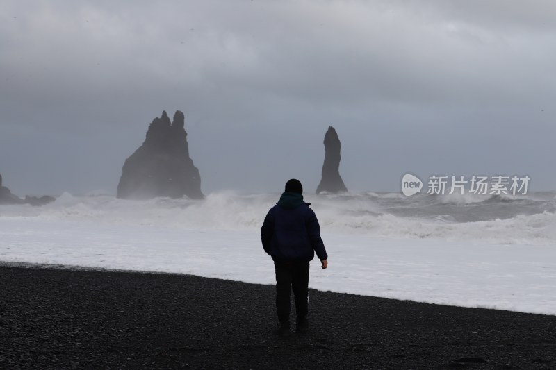 冰岛黑沙滩自然风光