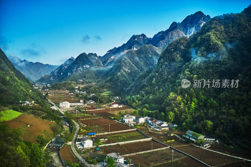 湖南神农架林区太阳坪自然保护区长坊村