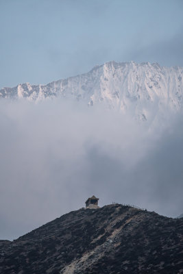 西藏山南洛扎秘境库拉岗日雪山湖泊壮丽景色