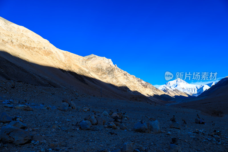 珠穆朗玛峰雪山