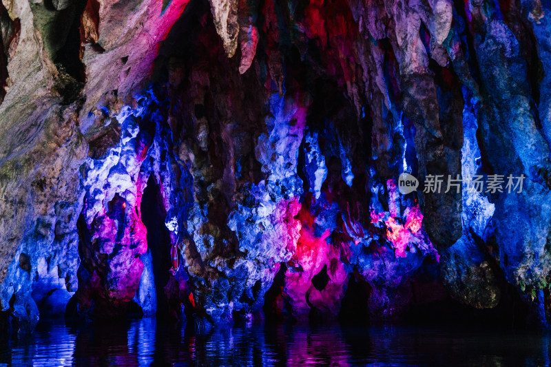 安顺龙宫风景区溶洞