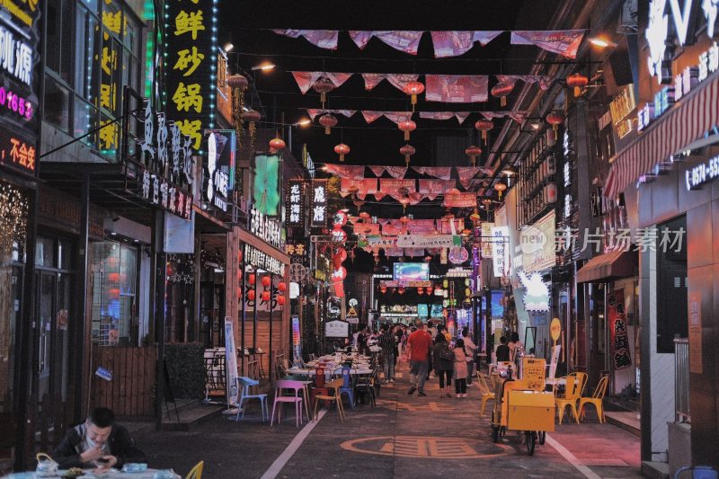 夜市街道街区商业街晚上摊位美食