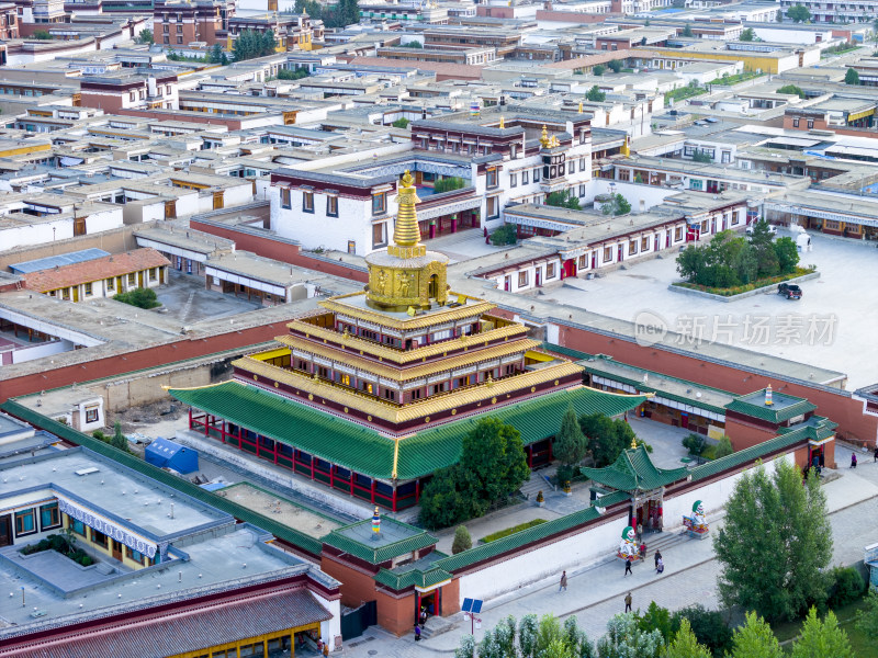 甘肃甘南州拉不楞寺镇景区贡唐宝塔航拍