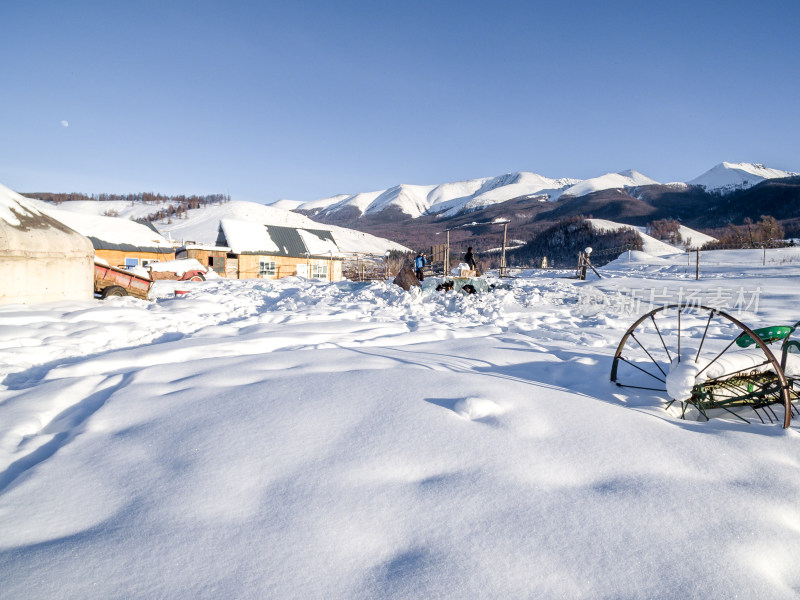 新疆阿勒泰白哈巴村冬季雪景