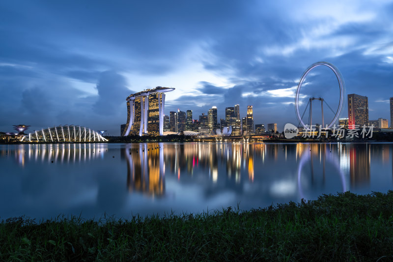 新加坡滨海湾金沙海滨奥林匹克蓝调夜景