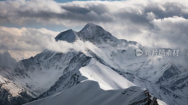 航拍雪山美景