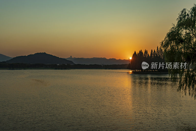 柯岩风景区鉴湖风光