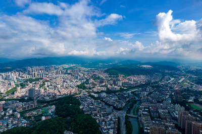 福建龙岩城市蓝天白云天际线航拍摄影图