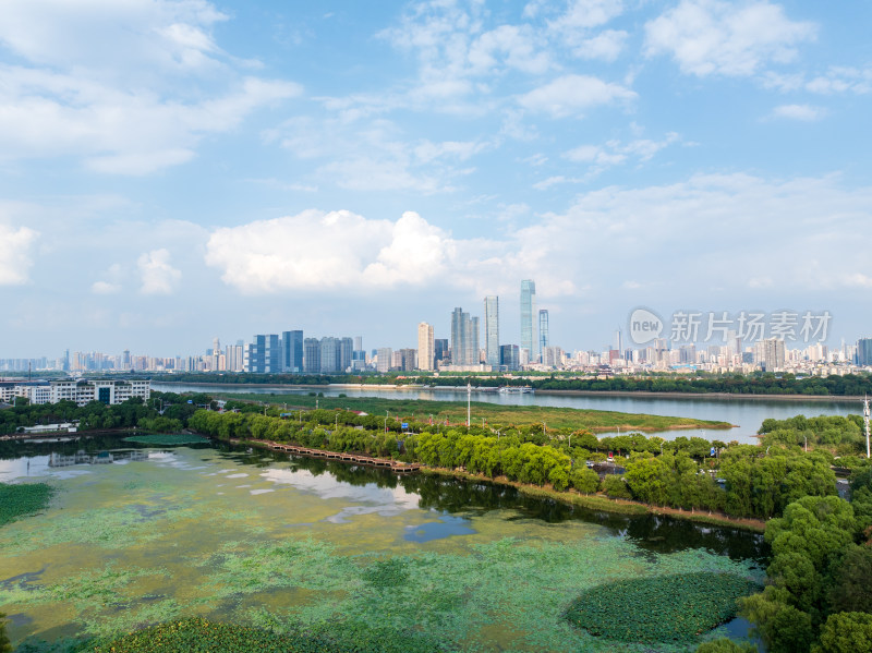 航拍长沙橘子洲头湘江两岸江景城市天际线