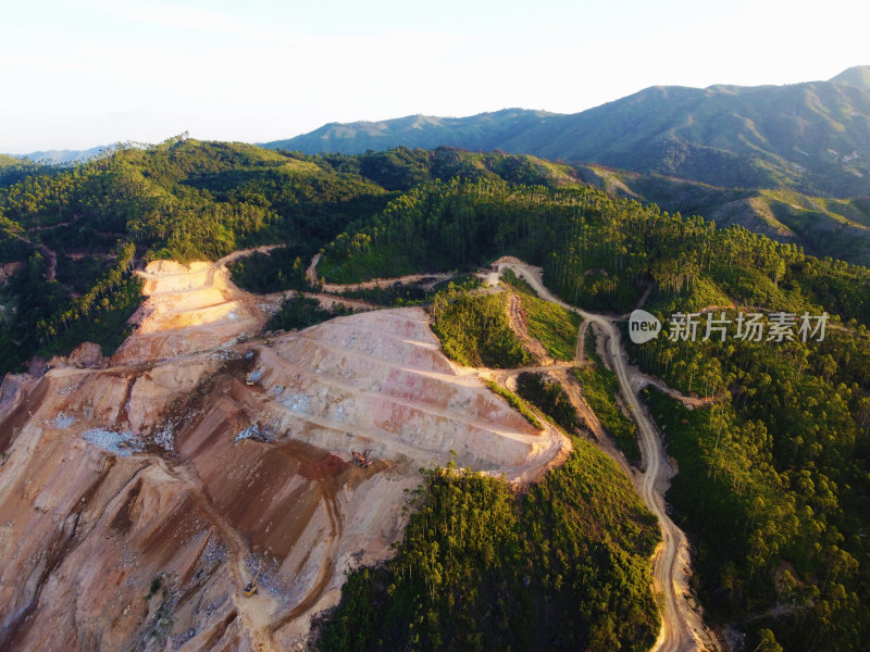 山地采矿区俯瞰