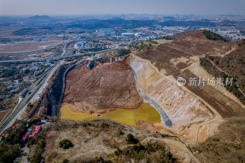 生态整治后的马鞍山南山矿风光