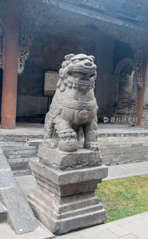 山西大同华严寺门口石狮