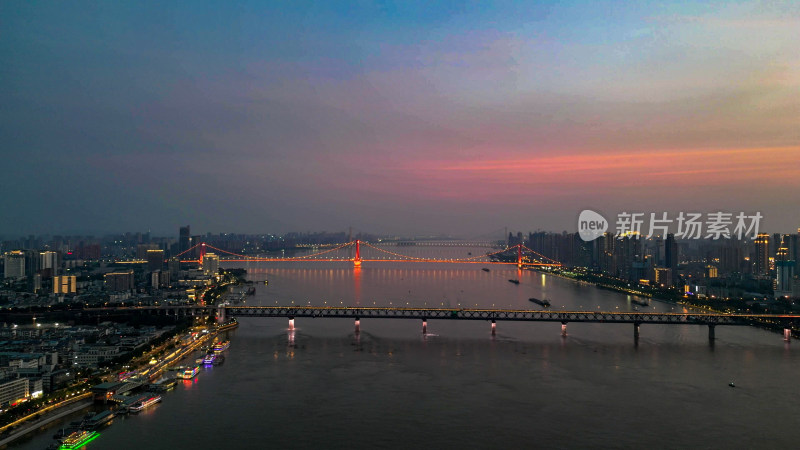 武汉长江大桥鹦鹉洲大桥夜景航拍