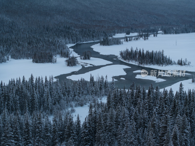 航拍新疆喀纳斯神仙湾雪景