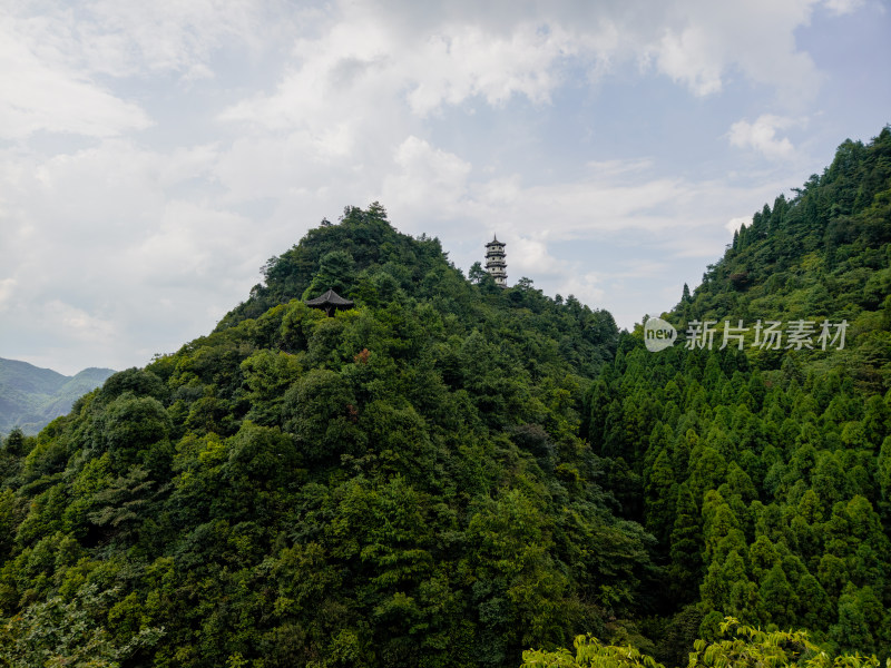 夏季白天贵州遵义市娄山关风光