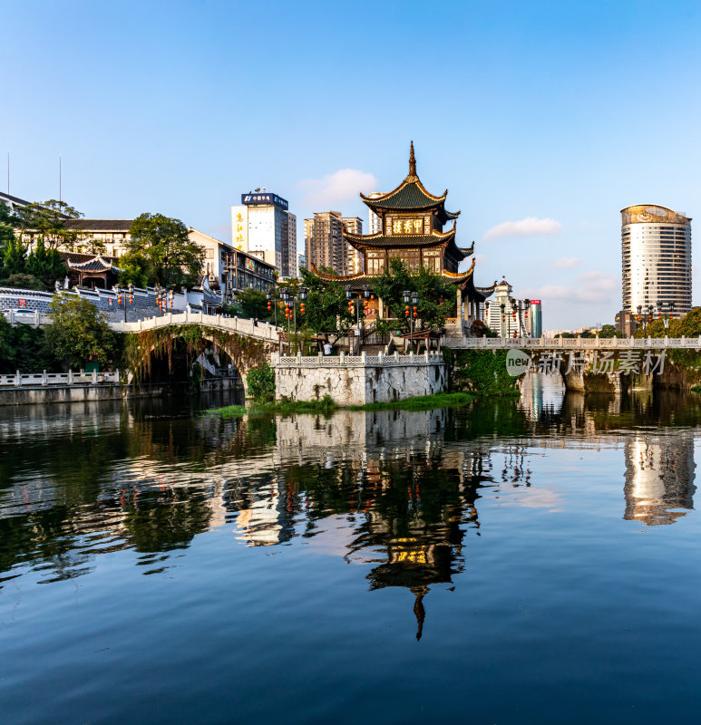 贵州贵阳文昌阁甲秀楼南明河倒影景观