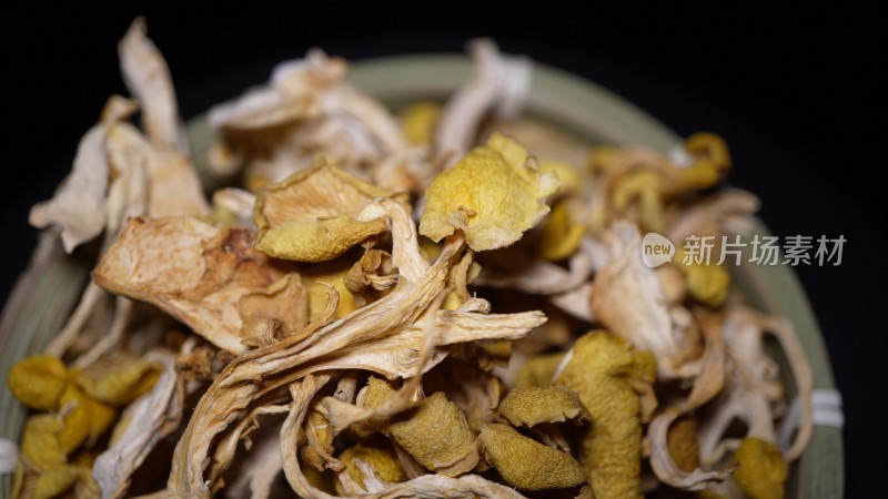 东北特产鸡油菌干蘑菇黄金股小黄蘑菇