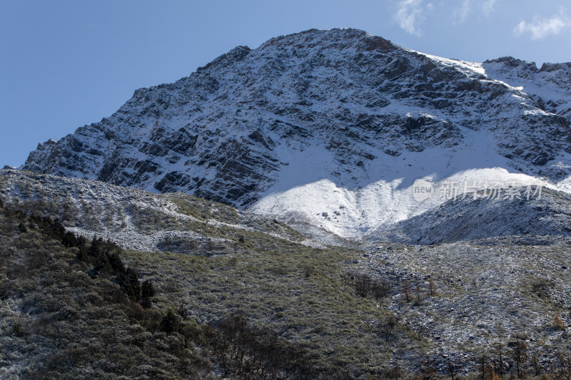 冬日雪山岩石纹理