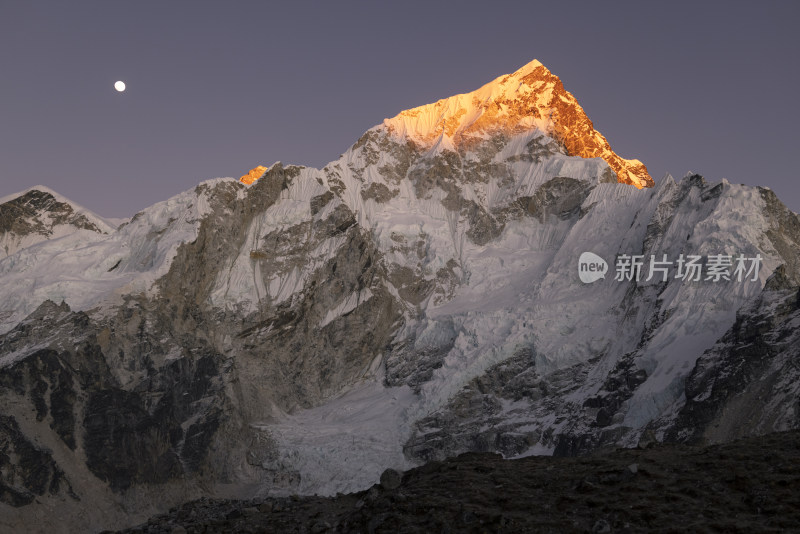 尼泊尔EBC徒步喜马拉雅山脉日照金山