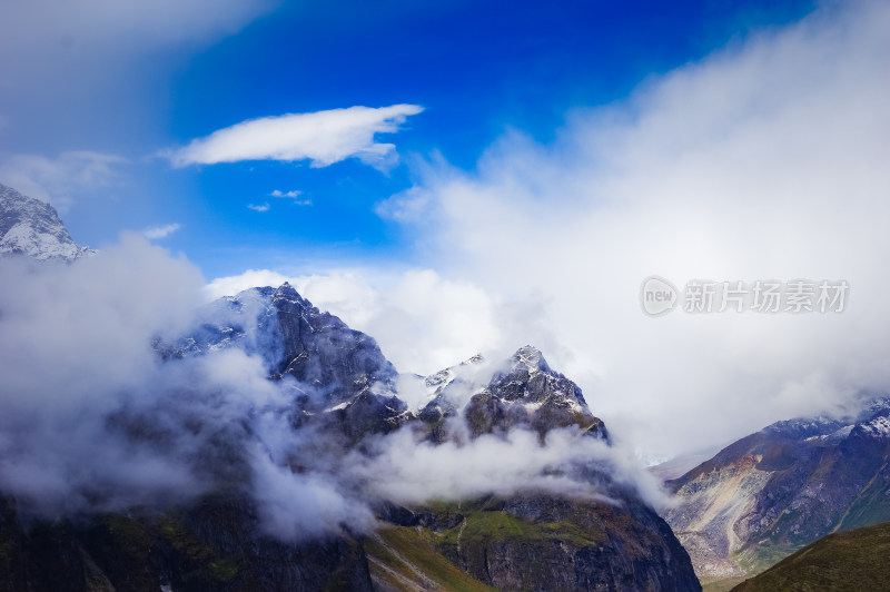 西藏珠峰东坡雪山背景自然风景