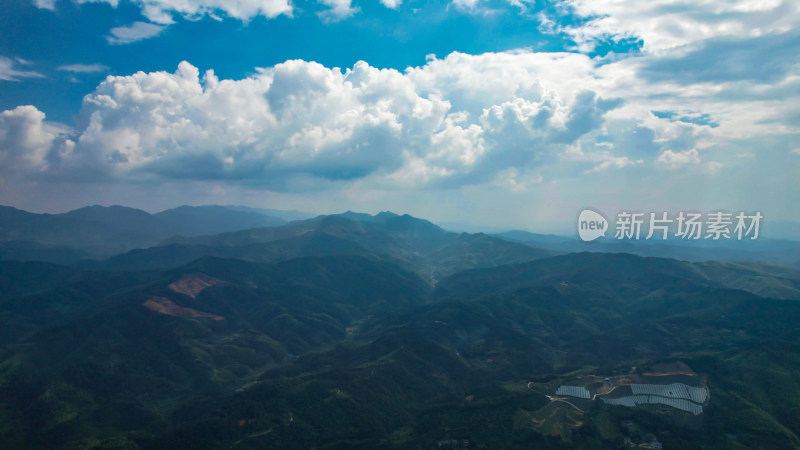 祖国壮丽山川青山蓝天白云航拍图