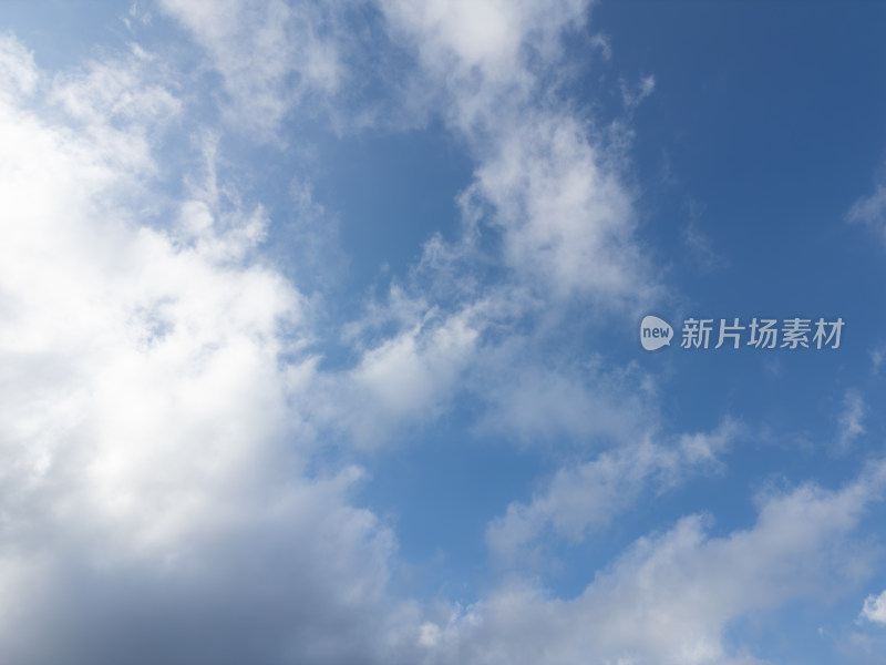 无人机高空航拍的天空