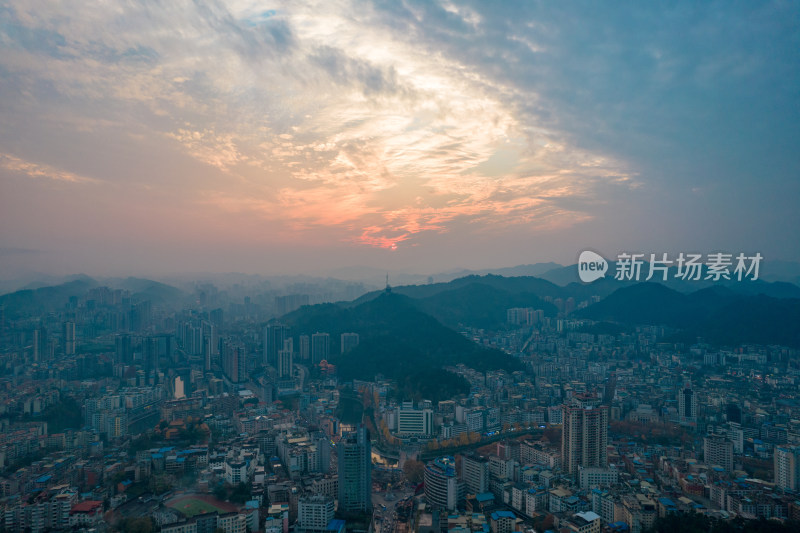 遵义晚霞夜景航拍图