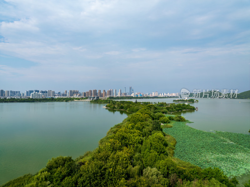 夏季白天航拍江苏徐州云龙湖风景区自然风光