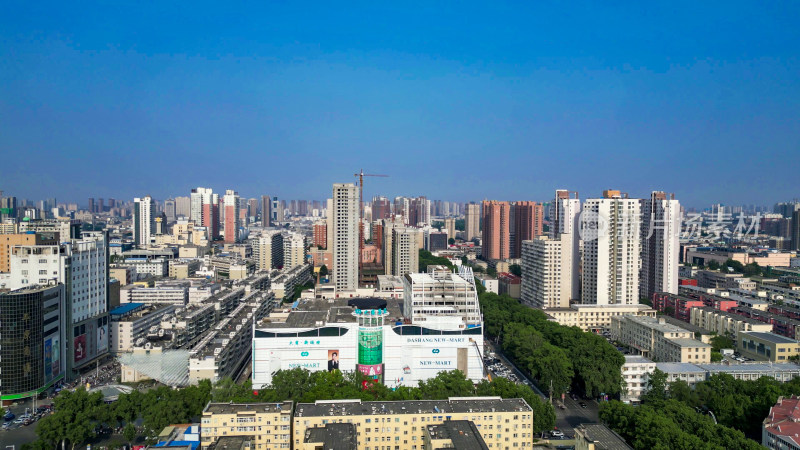 河南新乡城市大景高楼建筑航拍图