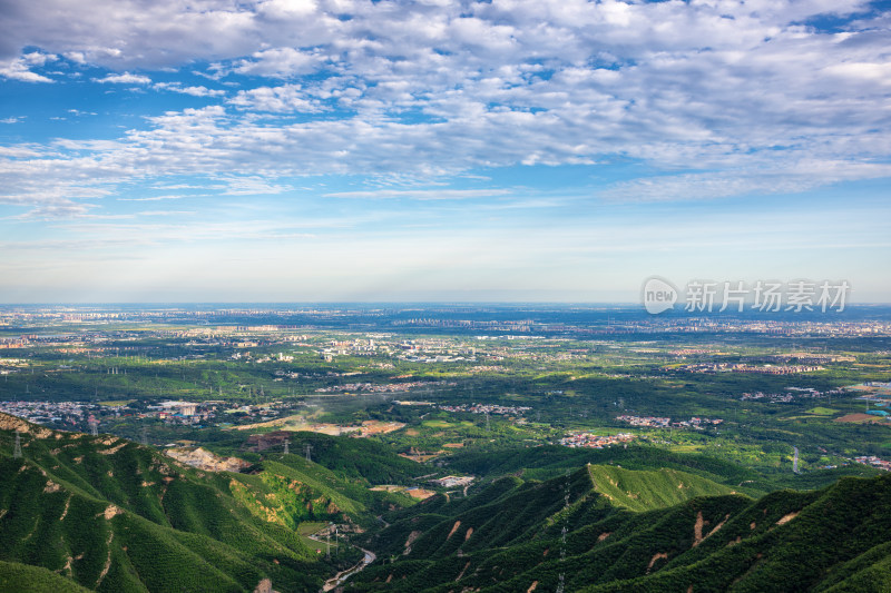 从西山千灵山远眺北京丰台区风景