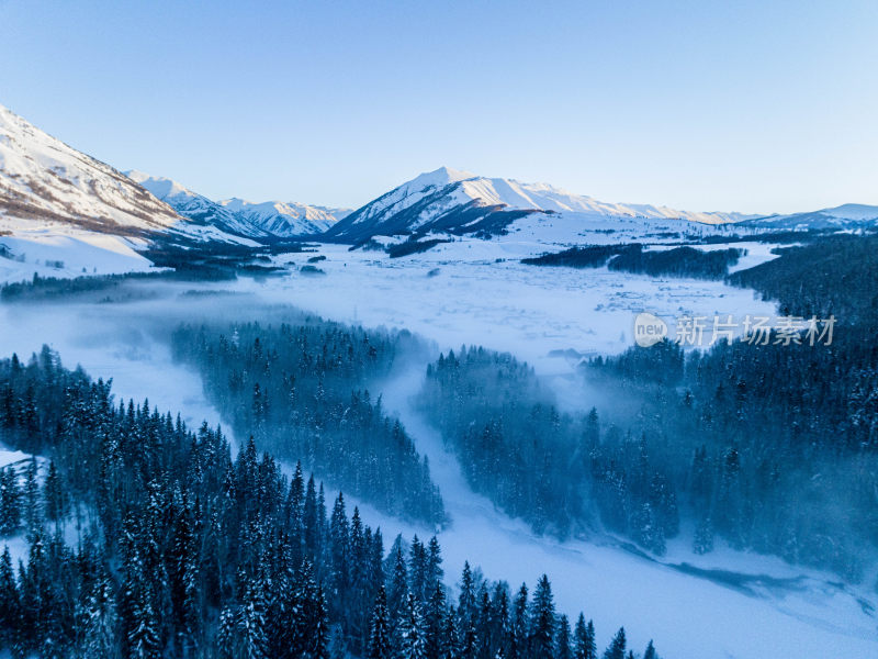 新疆冬季阿勒泰喀纳斯雪景