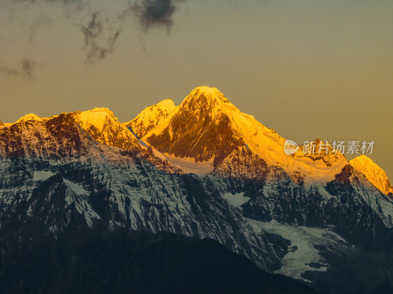 云南香格里拉梅里雪山飞来寺高空航拍