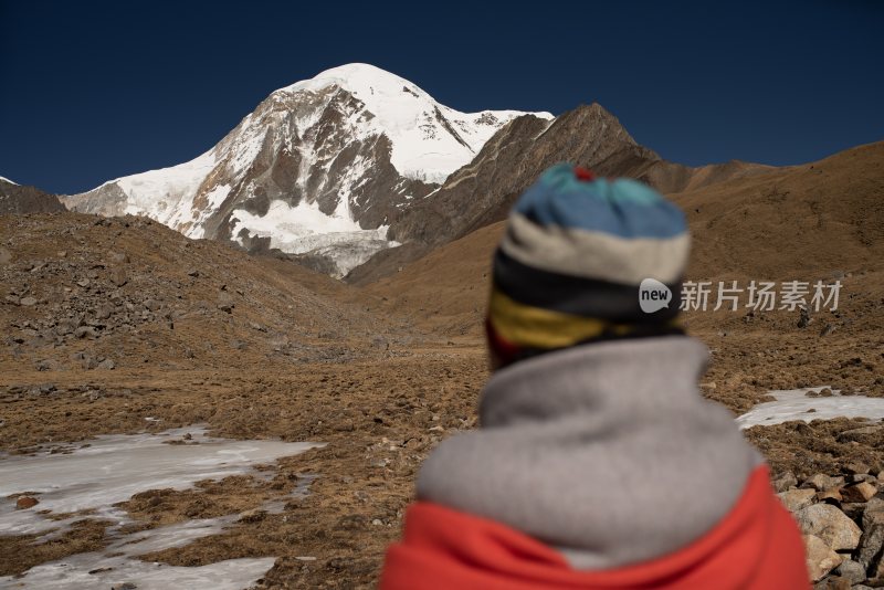 实拍西藏高原雪山