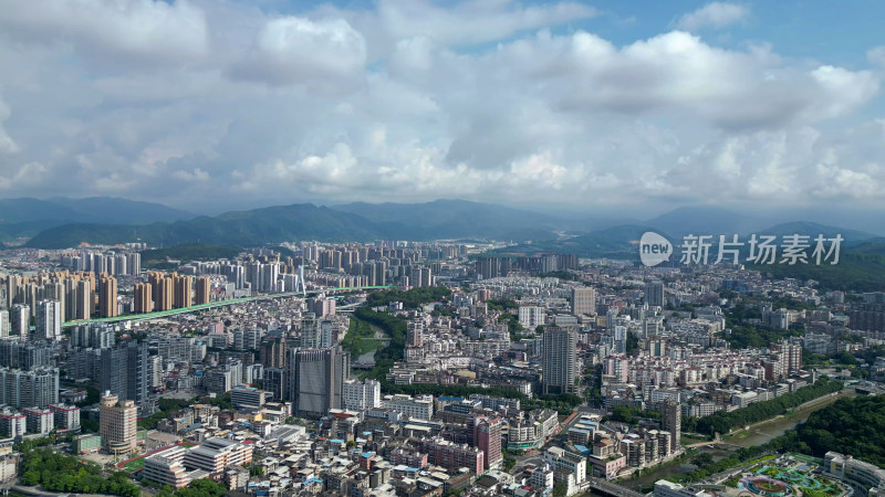 航拍福建龙岩城市大景