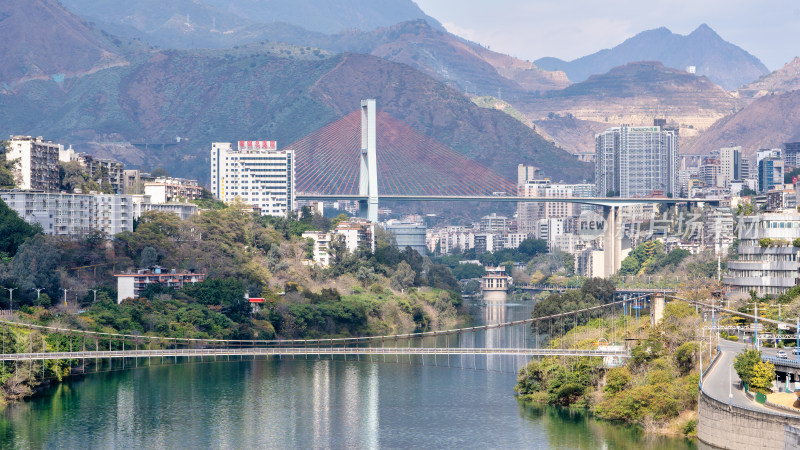 四川攀枝花金沙江上的炳草岗大桥特写