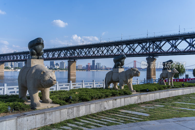 武汉汉阳江滩公园大禹神话园风景