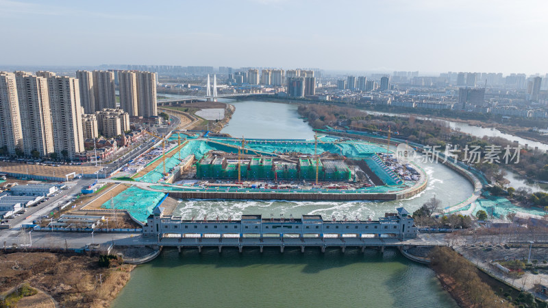 阜阳颍河闸水利在建工程的鸟瞰景象