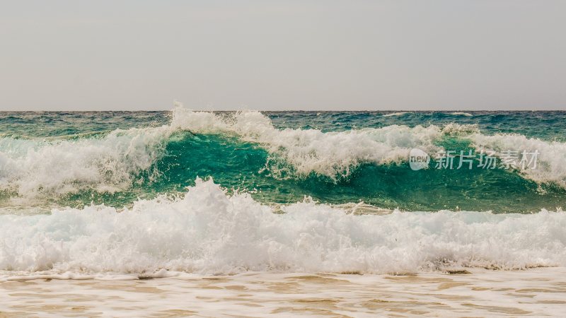 大海浪花巨浪浪潮汹涌海浪波涛汹涌