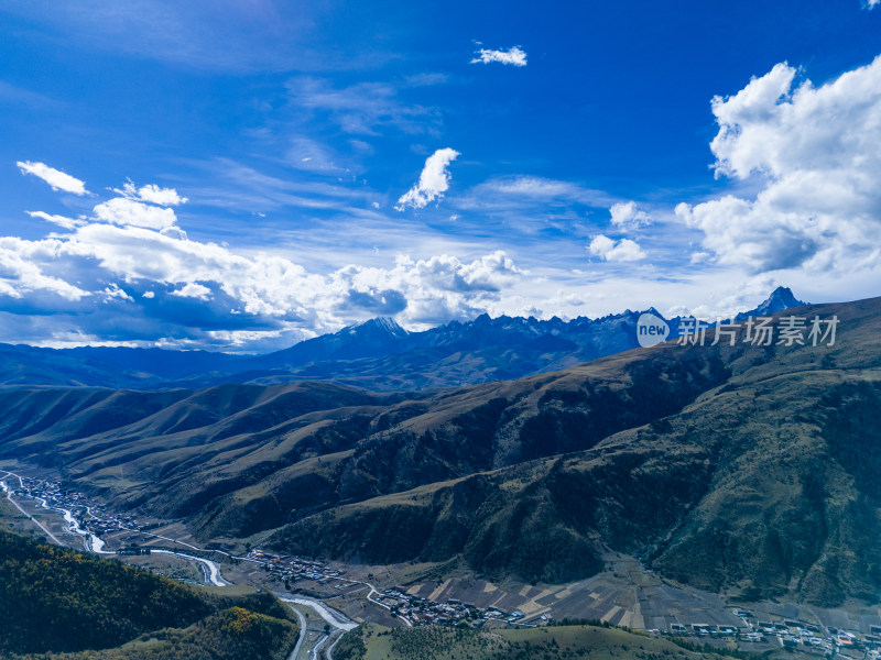 川西理塘格聂自然风景