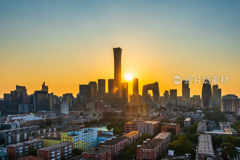 北京日落时刻的城市天际线壮景