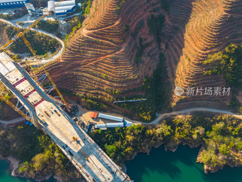 航拍建设中的西双版纳神秘谷大桥