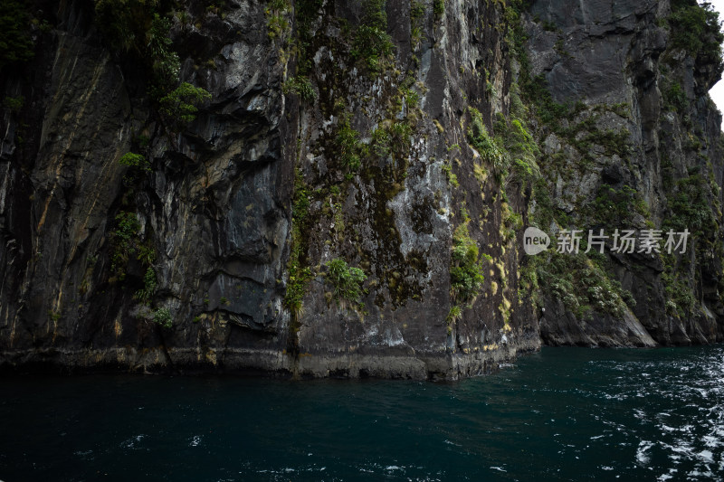 新西兰米佛峡湾Milford Sound