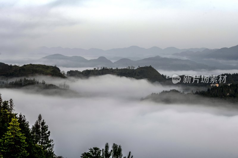 重庆酉阳：“睡佛”下的风景