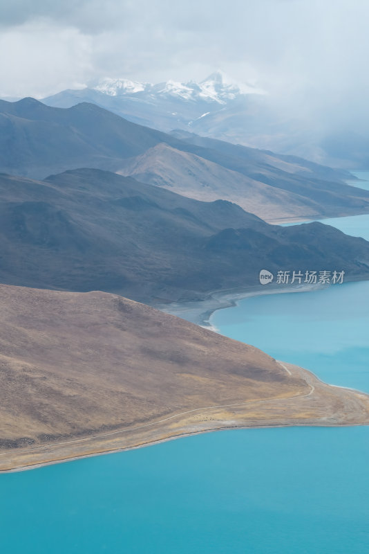 西藏山南羊卓雍措圣湖神湖蓝色高空航拍